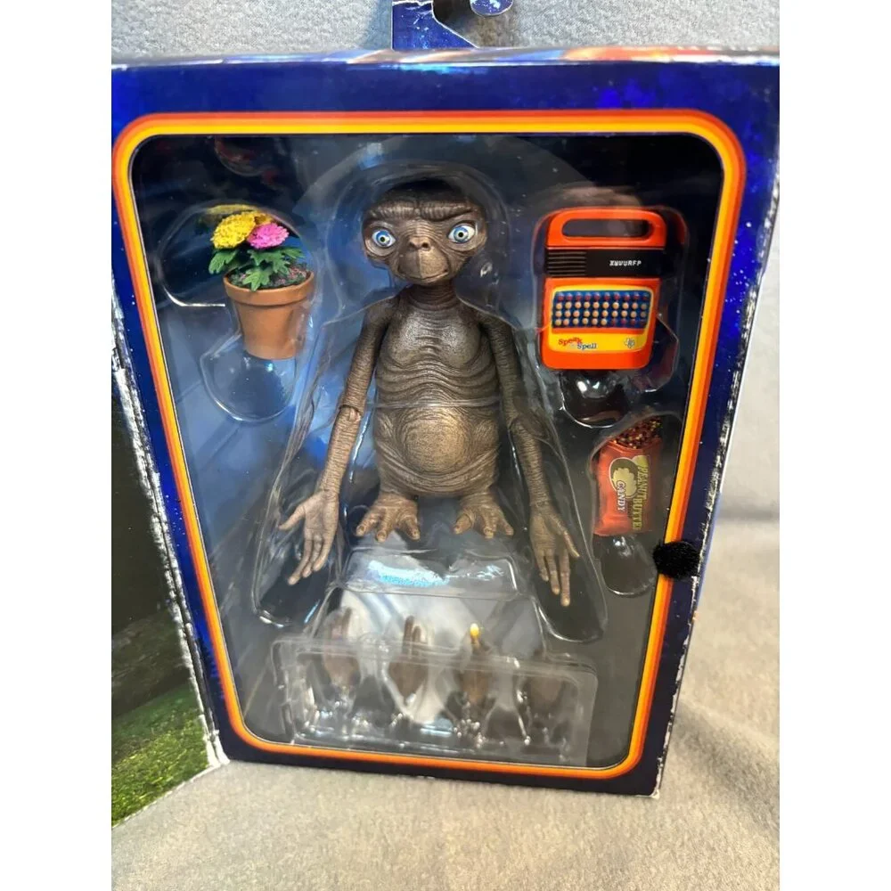 NECA - E.T. - 40th Anniversary E.T. Ultimate 7 Action Figure New With Box - Picture 3 of 8